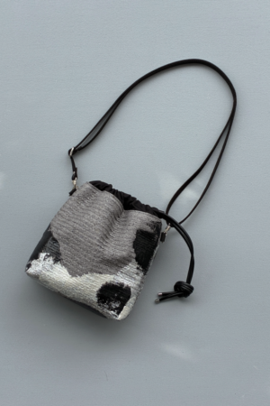 〈Buddy Mini〉drawstring bag - Grey / freely painting
