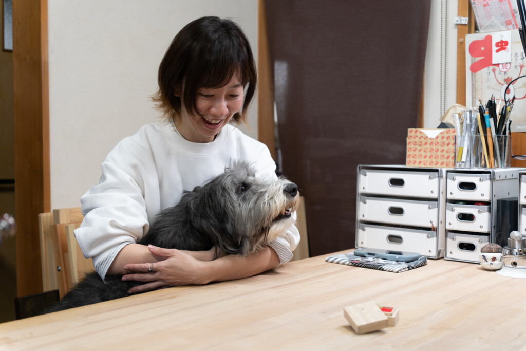 インタビュー開始早々の構ってアピール